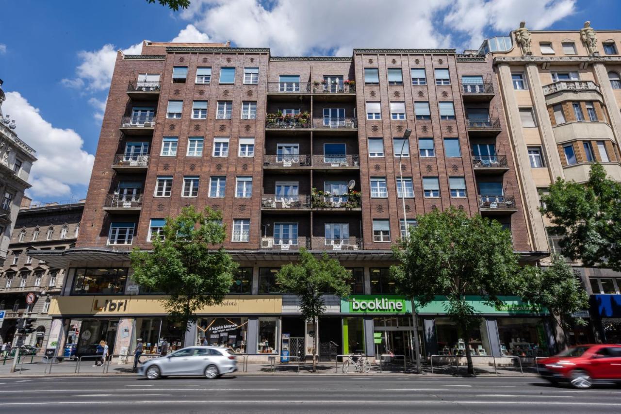Modern Apartments Side By Side Near The Synagogue — Photos 1