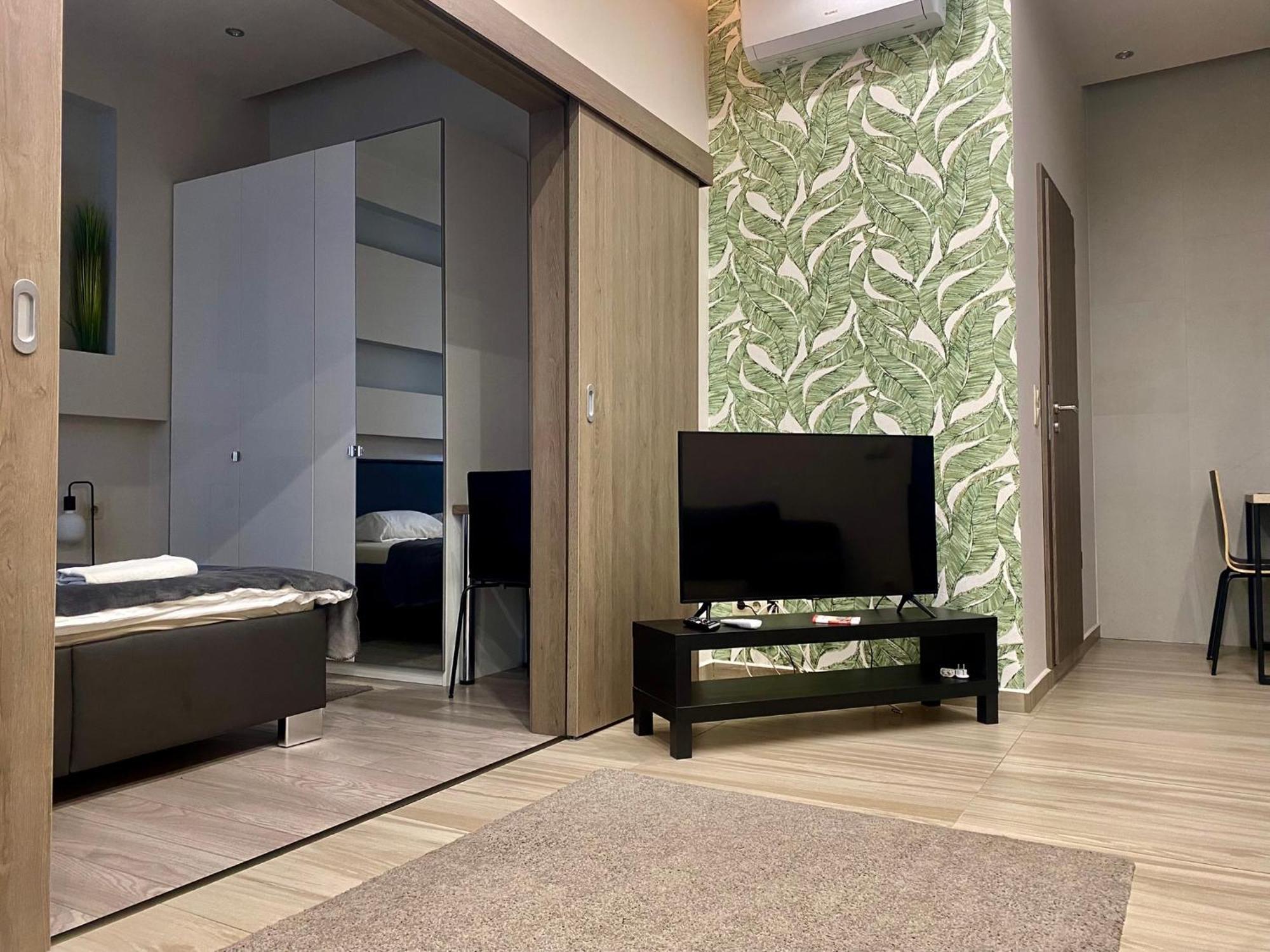 Modern Apartments Side By Side Near The Synagogue — Photos 3